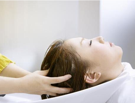 孔雀河家政提醒:產(chǎn)后坐月子不能做的事