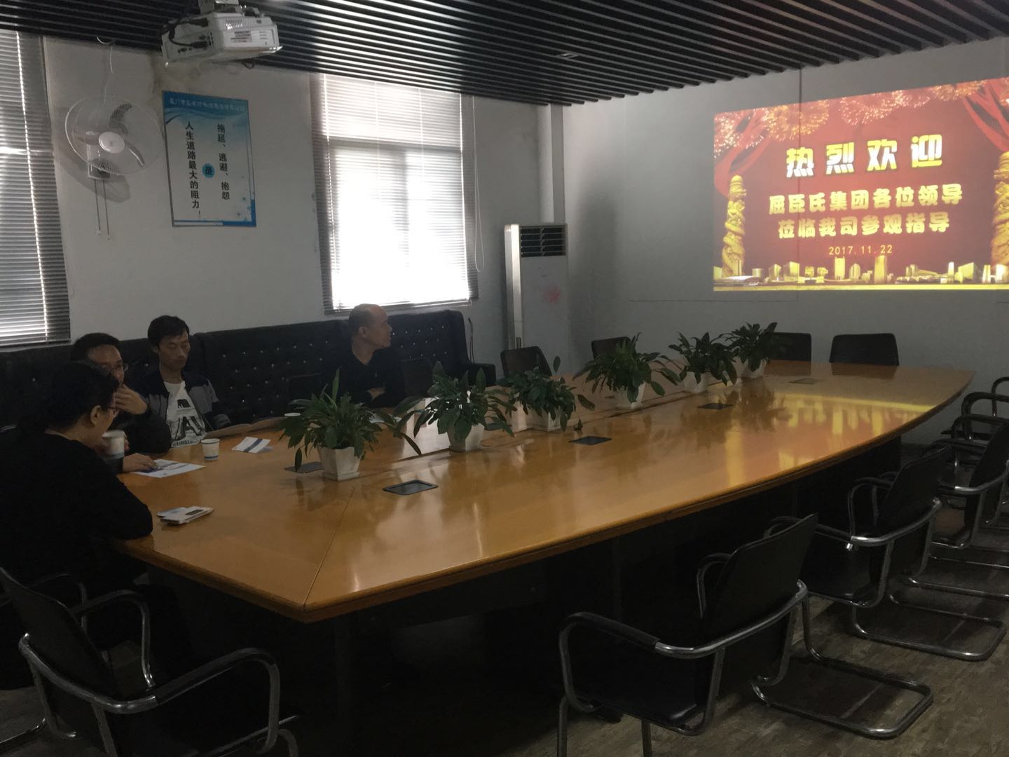 �y�������������������